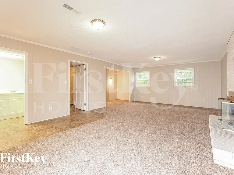 160 Rhyne Ct — Photo 8
