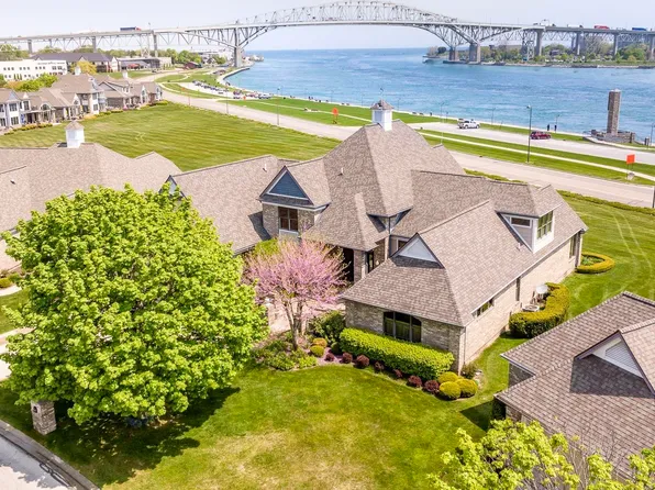 1726 Edison Blvd #17, Pt Huron, MI 48060