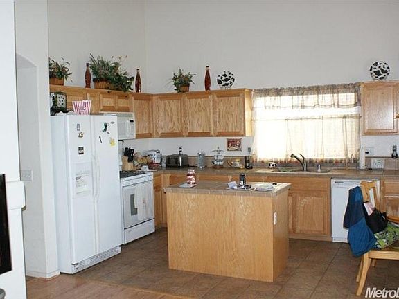 4th image of 4935 Moraga Ln