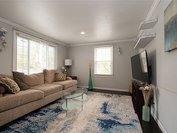 2nd image of 698 4th Ave