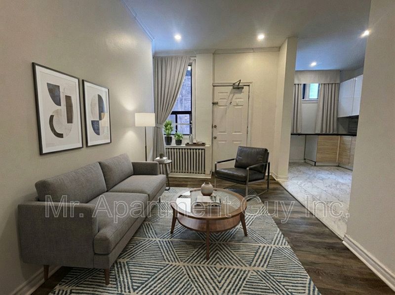1st image of 44 Victoria Ave S Unit 104
