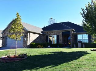 598 N Country Farm Rd, Fayetteville, AR 72704