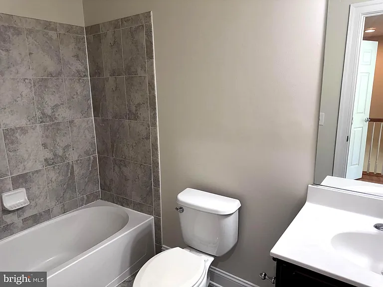 3083 Waterloo Ln — Photo 11
