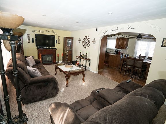 5th image of 44 Vern Ln