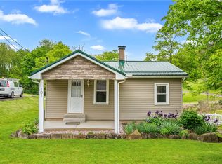 101 Leech Ln, Beaver Falls, PA 15010