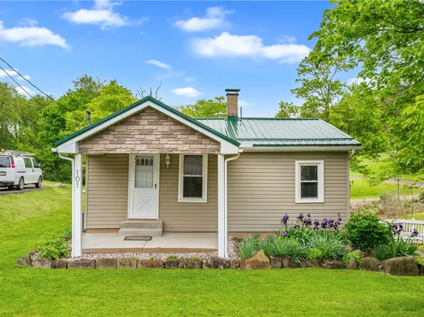 101 Leech Ln, Beaver Falls, PA 15010