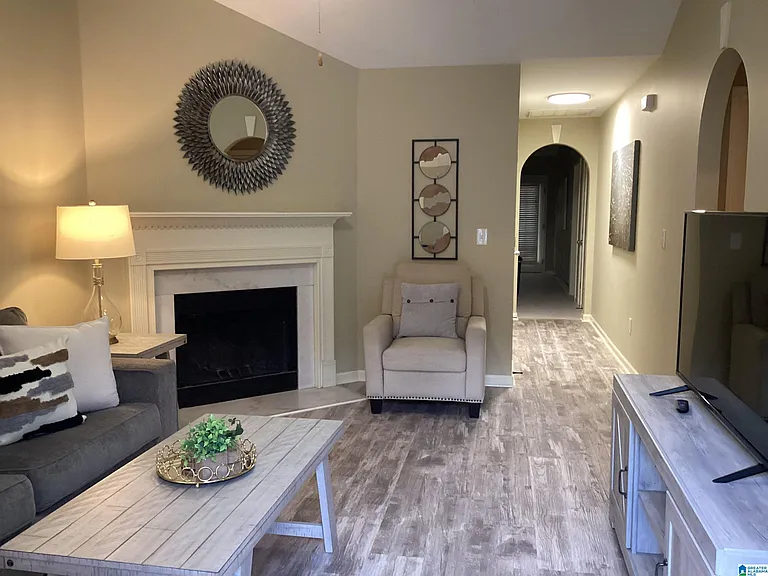 119 Hayesbury Ln — Photo 4