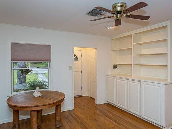 2nd image of 528 Ogden Ln
