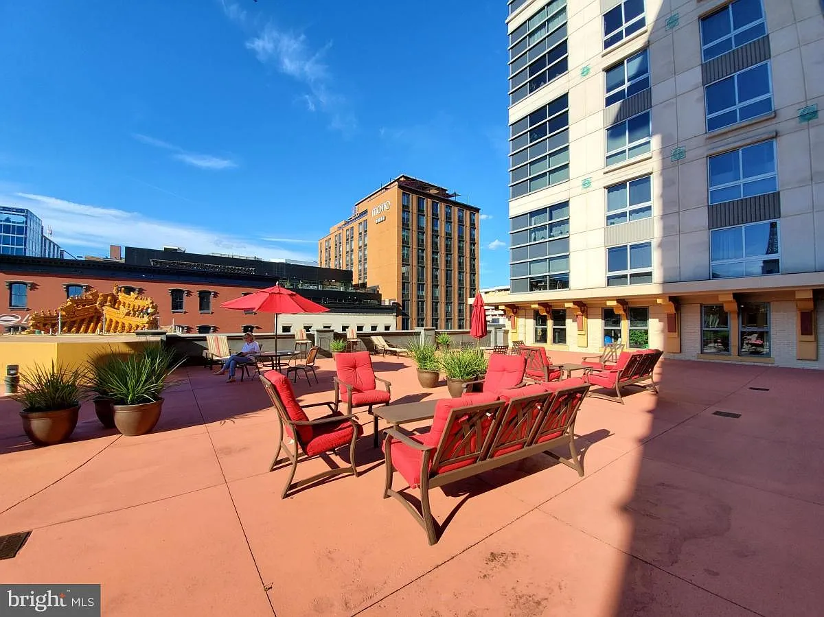 2 bed, 2.0 bath, 1020 sqft, $3,000 — Photo 3
