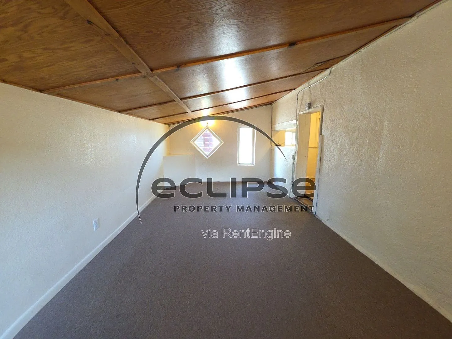 2 bed, 1.0 bath, 946 sqft, $1,075 — Photo 2