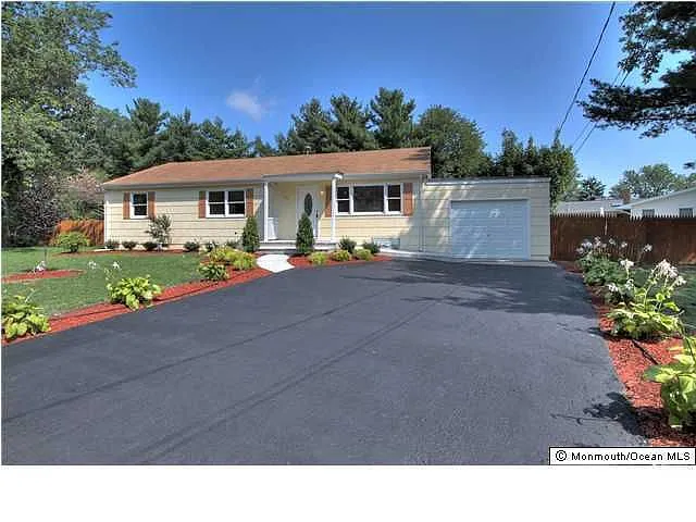 1149 Glenwood Rd photo 1