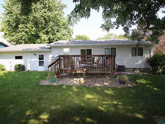3rd image of 6509 W Essex Ct