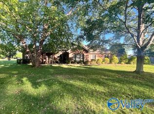 200 Dove Hollow Dr, Meridianville, AL 35759