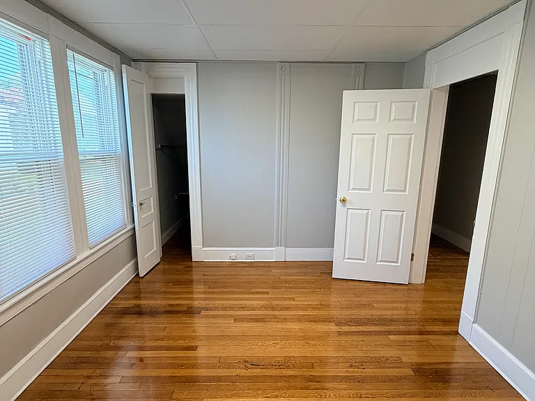 476 Thompson Ave #1 — Photo 14