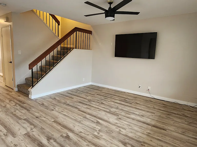 2091 Manzana Way — Photo 8