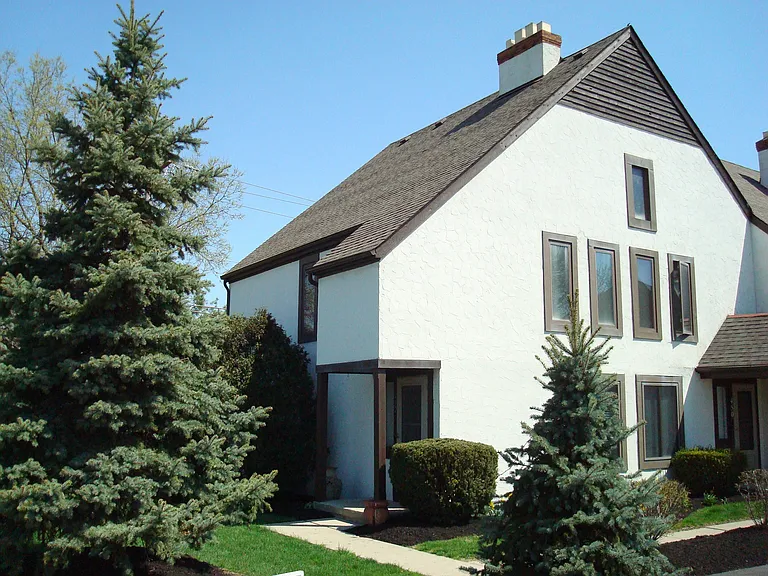 440 Edinburgh Rd — Photo 35