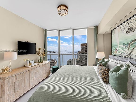 5th image of 485 Brickell Ave APT 3909