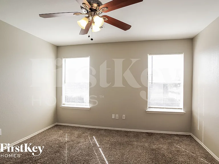 8126 Liberty Point Ln — Photo 8