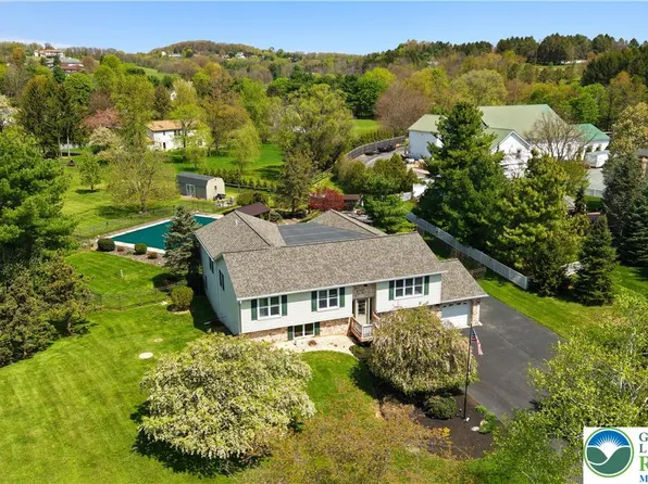 4263 Park Ave, Slatington, PA 18080