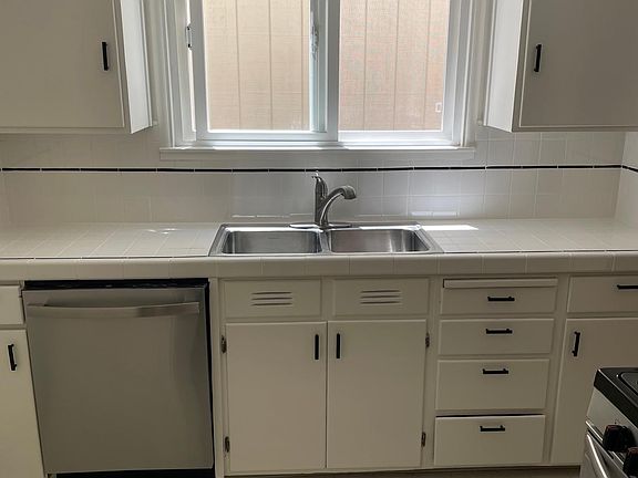 4th image of 211 E Santa Inez Ave APT 1