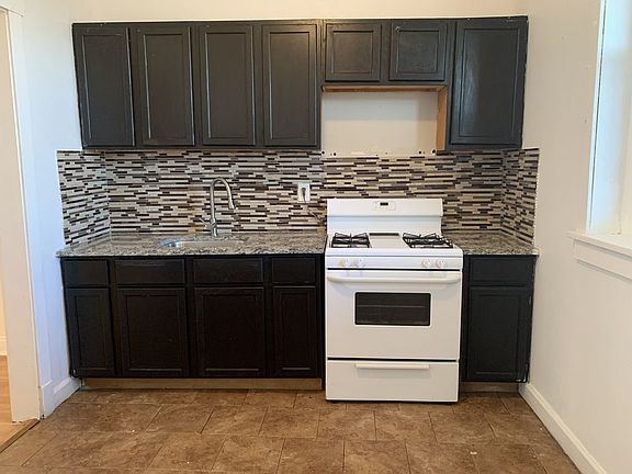 4th image of 11033 S Vernon Ave APT 3B