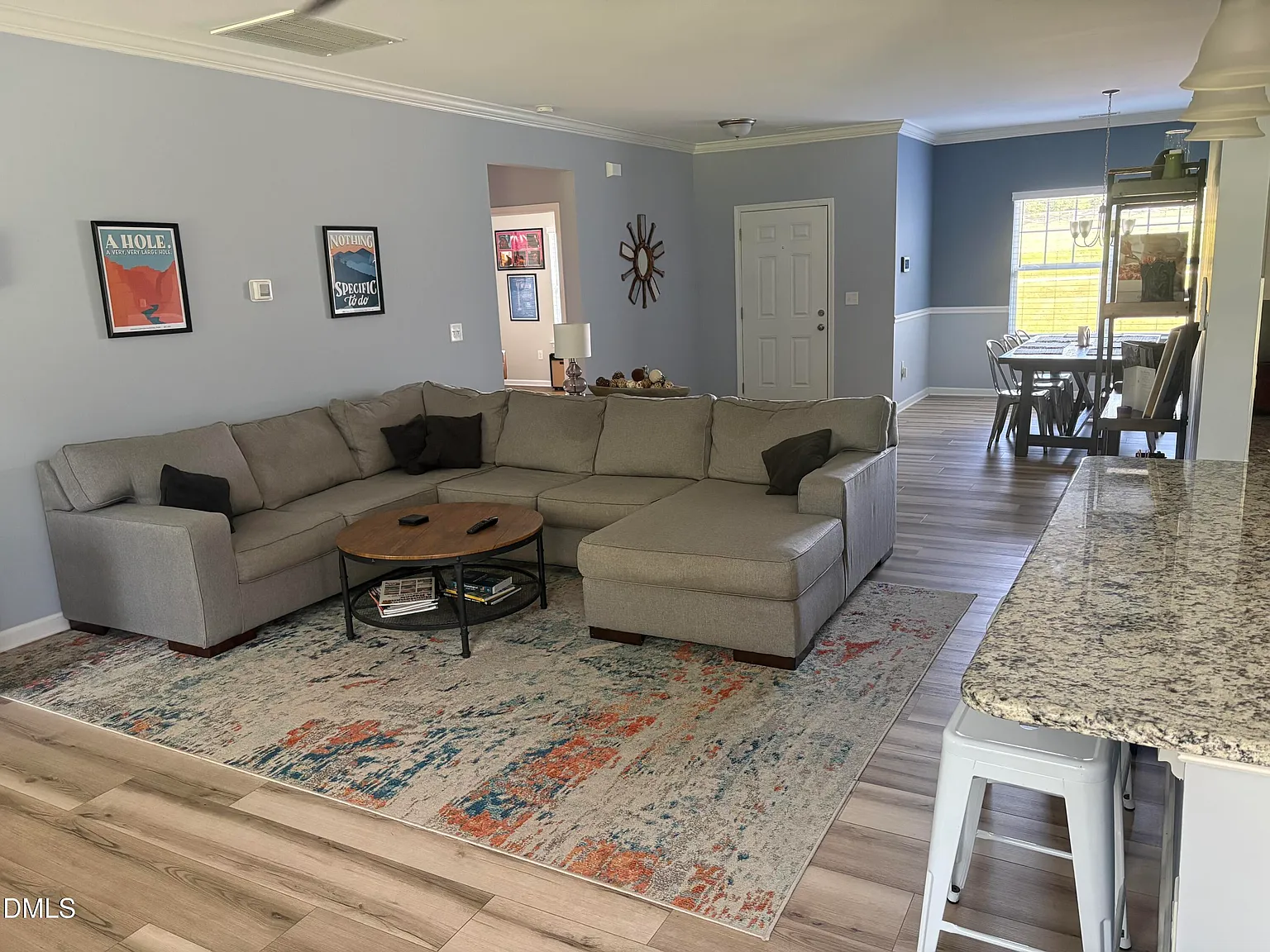 3 bed, 2.0 bath, 1820 sqft, $1,900 — Photo 2