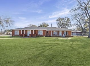 1106 5th St, Hempstead, TX 77445