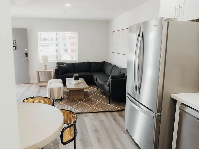 Beautifully Designed 3-bedroom 2-bathroom Home — Photo 34
