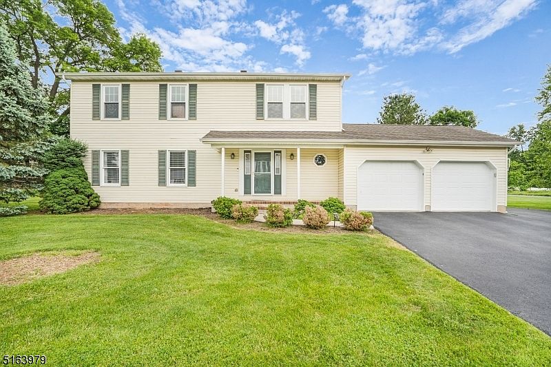 1st image of 2 White Birch Ct