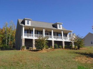 11 N Village Cres, Rydal, GA 30171