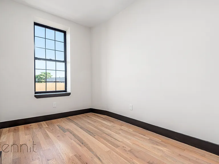127 Thames St #3L — Photo 10