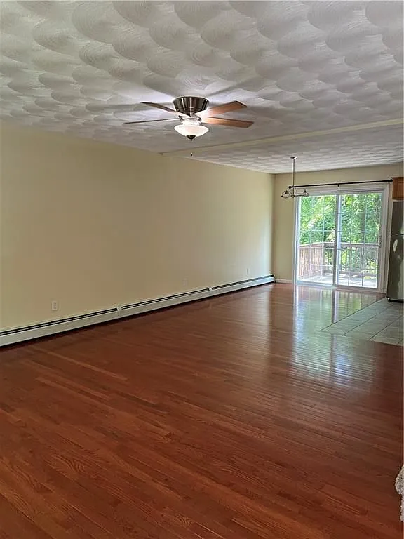 3 bed, 2.0 bath, 1500 sqft, $3,400 — Photo 3