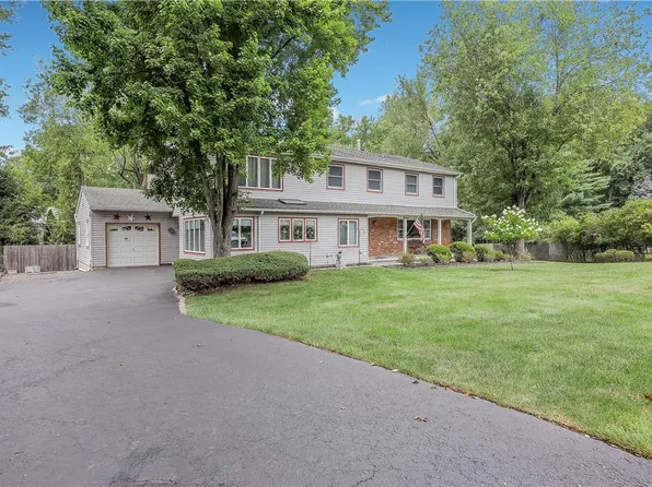 11 Green Hedges Lane, Blauvelt, NY 10913