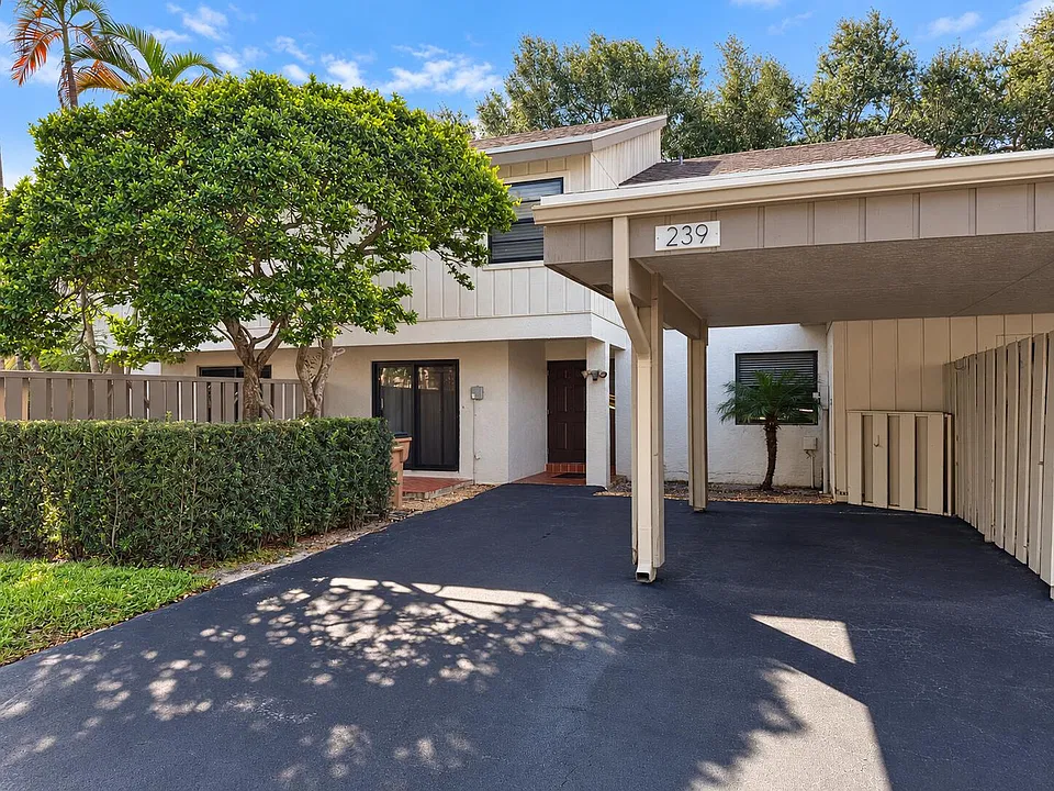 239 Wildwood Cir #239