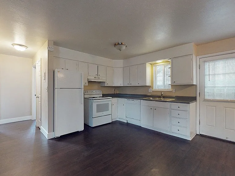 Aspen Terrace Apartments — Photo 22