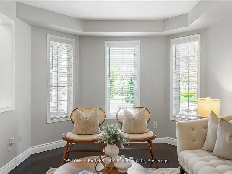 45 Angier Cres — Photo 8