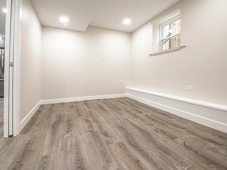 5013 W Montrose Ave #G — Photo 24