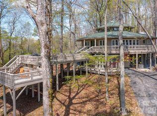 39 Tatham Rd, Hendersonville, NC 28792