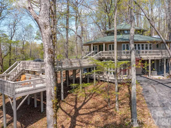 39 Tatham Rd, Hendersonville, NC 28792