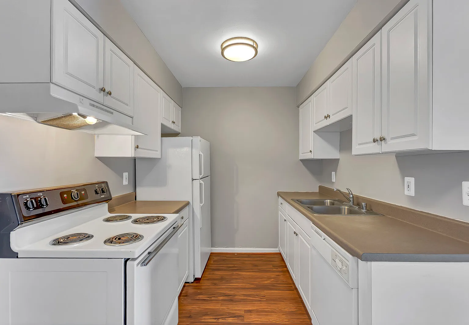 2 bed, 800 sqft, $1,420 — Photo 3
