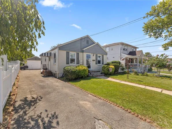 132 Morningside Drive, Westbury, NY 11590