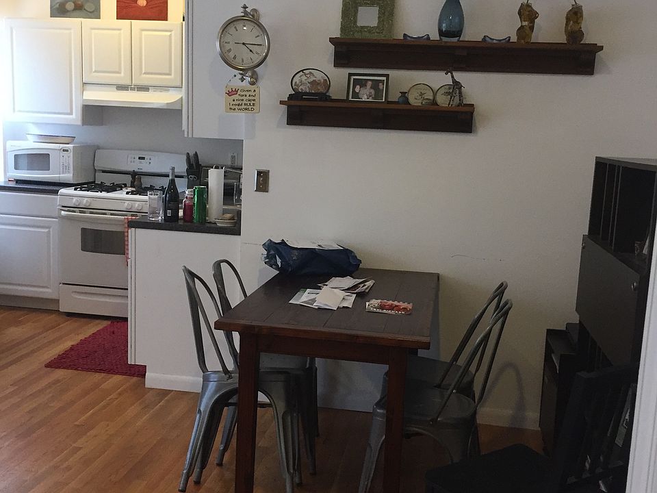 2nd image of 437 Jersey Ave APT 2W