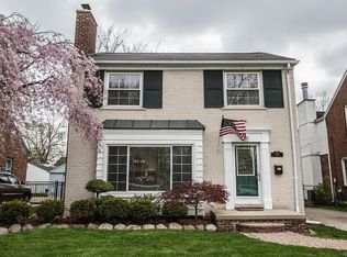 1716 Allard Ave, Grosse Pointe Woods, MI 48236