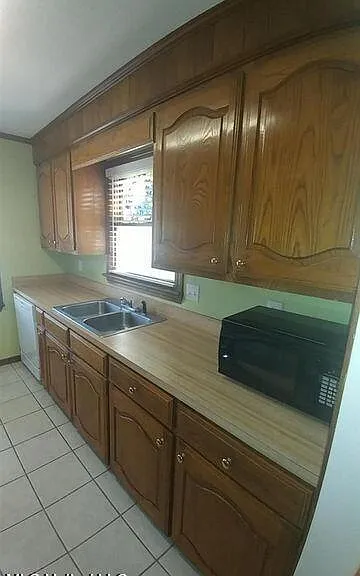 122 Amberwood Dr — Photo 10