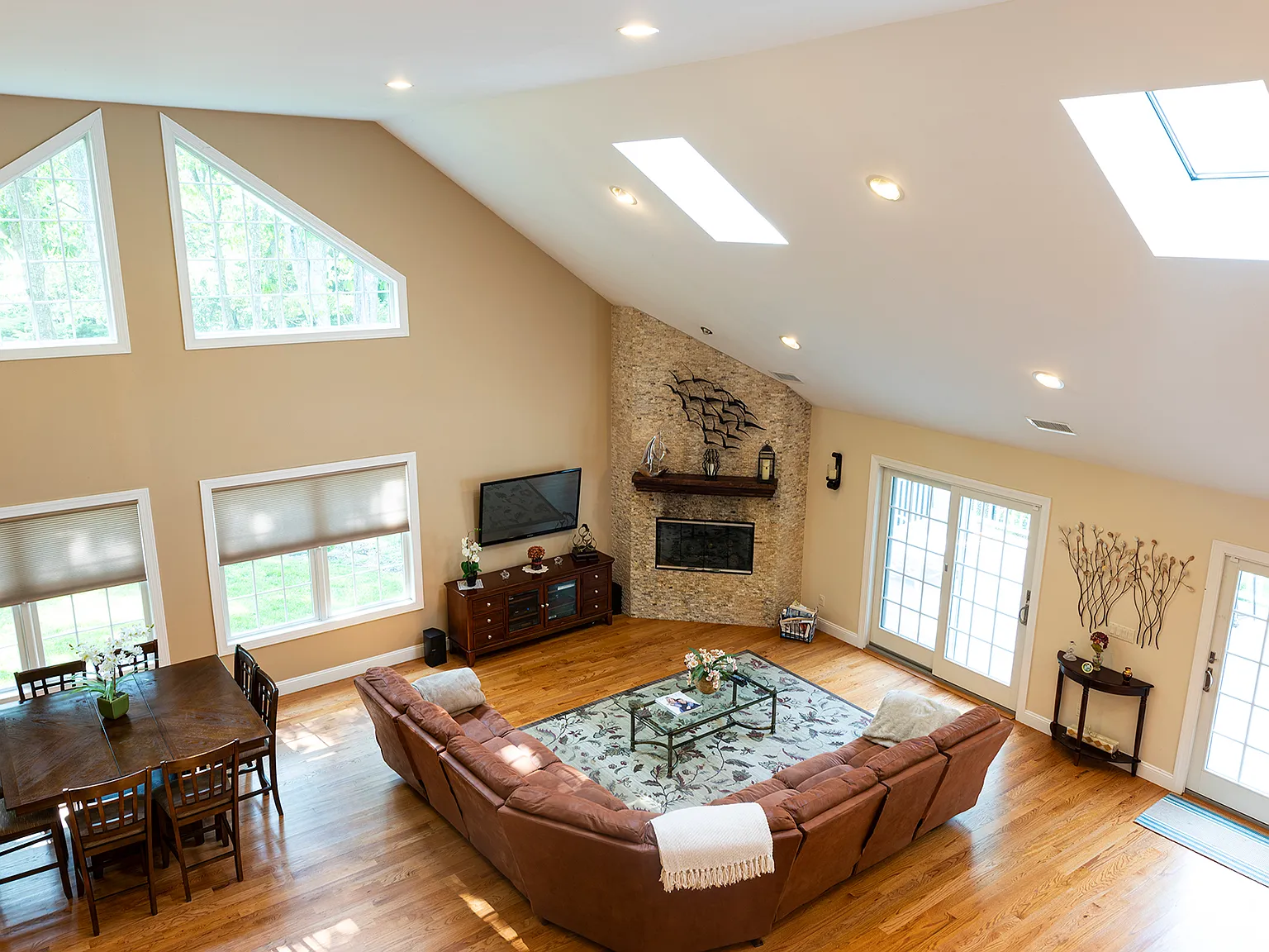 Four bedroom in Private Community — Photo 4