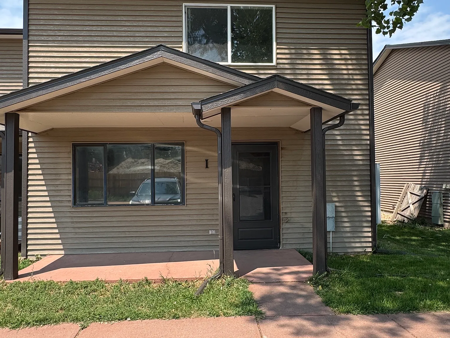 3 bed, 1353 sqft, $1,850 — Photo 1