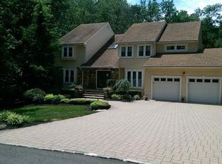 9 Rustic Dr, North Brunswick, NJ