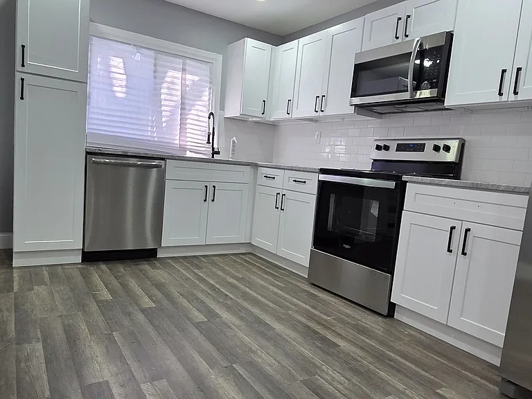2934 W Wishart St — Photo 5