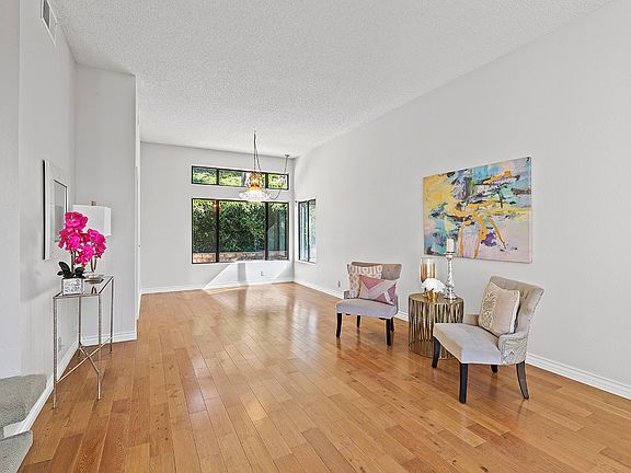 3rd image of 909 Calle Frondosa
