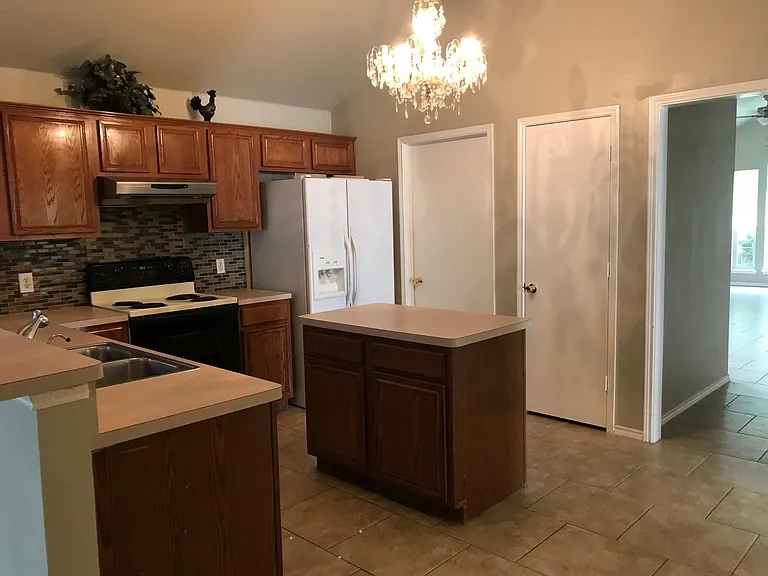713 Cooper Ln — Photo 6